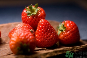 吃草莓會(huì)長(zhǎng)胖嗎?草莓的熱量是多少 吃草莓會(huì)長(zhǎng)胖嗎?草莓的熱量是多少