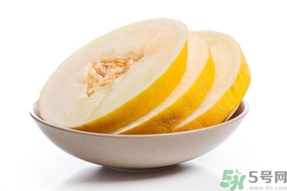 哈密瓜榨汁要加水嗎？哈密瓜榨汁搭配什么？