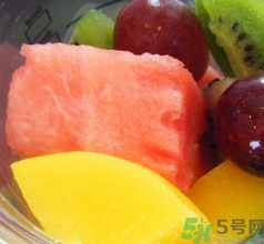 黃桃可以和西瓜一起吃嗎？桃不能和什么一起吃？