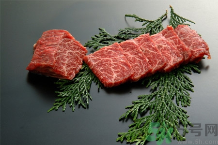過敏性鼻炎可以吃牛肉嗎？過敏性鼻炎能不能吃牛肉？