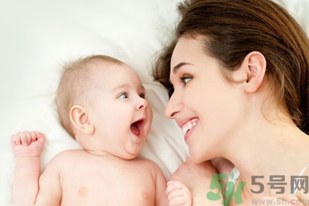 如何預(yù)防女性乳頭痛？女性需注意乳房的哪些問題？