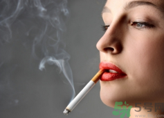 上廁所抽煙好嗎？上廁所抽煙有什么害處？