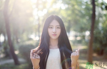 17歲女生下面很癢是為什么？高中女生下面很癢是怎么回事？