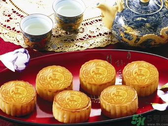 糖尿病人可以吃月餅嗎？糖尿病人吃月餅注意事項