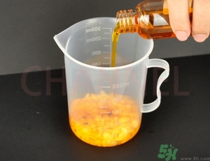 潤唇膏怎么做？潤唇膏自制方法