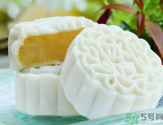 冰皮月餅怎么做好吃？冰皮月餅及餡兒的做法推薦