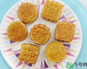 膽結(jié)石可以吃月餅嗎？膽結(jié)石患者吃月餅的危害