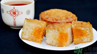 月餅吃多了會(huì)怎么樣？哪些人不宜吃月餅？