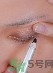 眼線怎么畫好看圖解？單眼皮怎么畫眼線好看？