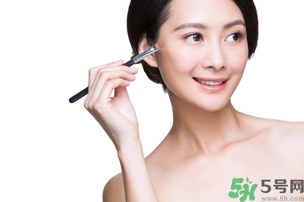 睫毛膏可以刷眉毛嗎？睫毛膏可以當染眉膏嗎？