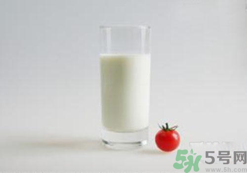 喝純牛奶會上火嗎？喝純牛奶有什么壞處？