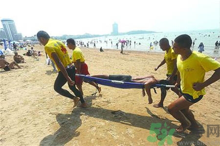 溺水怎么辦？溺水如何自救？