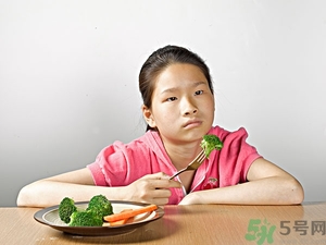 寶寶挑食不愛吃飯?jiān)趺崔k？寶寶挑食怎么辦？