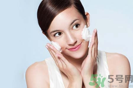 鼻翼長(zhǎng)痘痘怎么辦？鼻翼長(zhǎng)痘解決方法有哪些？