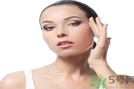 鼻子兩側(cè)長(zhǎng)痘的原因是什么？如何去除鼻子兩側(cè)的痘？