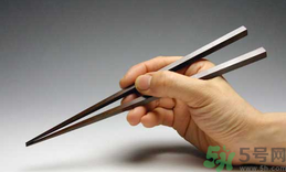 金屬筷子對(duì)人身體好不好？金屬筷子的優(yōu)缺點(diǎn)