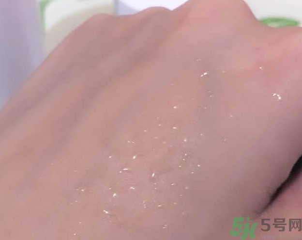 韓后茶蕊嫩白系列適合什么膚質？韓后茶蕊baby白適合敏感肌嗎？