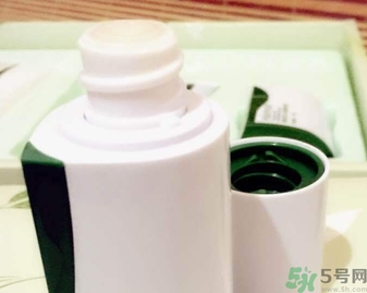 韓后茶蕊嫩白系列適合什么膚質？韓后茶蕊baby白適合敏感肌嗎？