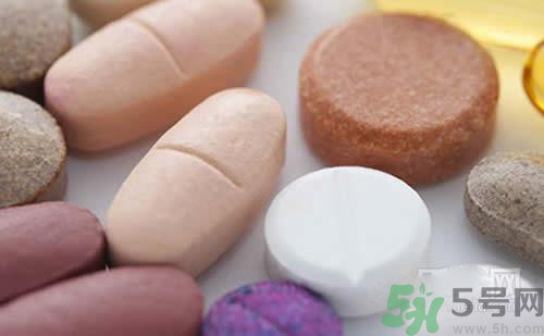 鈣片和維生素c可以一起吃嗎？鈣片和維生素一起吃好不好？