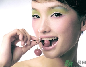眼影干了怎么辦？眼影保質(zhì)期一般多久？