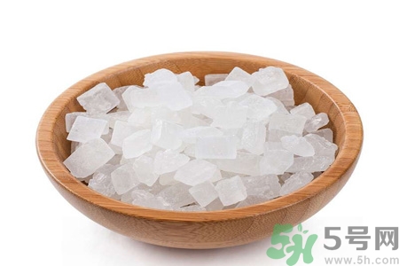 冰糖和白糖紅糖有什么區(qū)別？冰糖和普通糖有什么區(qū)別？