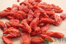 枸杞子泡酒可以壯陽(yáng)嗎？枸杞子泡酒有副作用嗎？