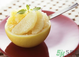 柚子皮可以泡水喝嗎？柚子皮泡水喝的功效