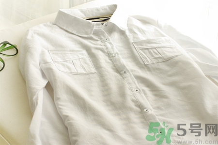 白衣服被染色怎么辦？衣服染色去除小竅門