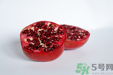 石榴籽變黑了怎么回事?石榴籽變黑了還能吃嗎 石榴籽變黑了怎么回事?石榴籽變黑了還能吃嗎