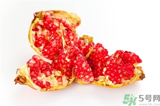 石榴里面白色的能吃嗎？石榴里面的籽可以吃嗎？