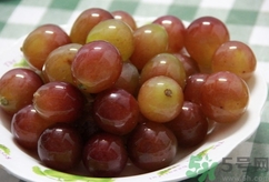 蝦仁可以和葡萄一起吃嗎?蝦仁能和葡萄同吃嗎? 蝦仁可以和葡萄一起吃嗎?蝦仁能和葡萄同吃嗎?