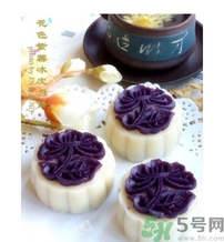冰皮月餅是雪月餅嗎？冰皮月餅和雪月餅?zāi)膫€好吃？