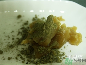 水晶月餅用的什么粉？水晶月餅的做法及配方