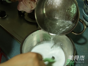 水晶月餅用的什么粉？水晶月餅的做法及配方