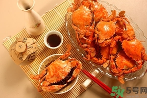 吃螃蟹可以喝紅酒嗎？吃螃蟹可以喝酒嗎？