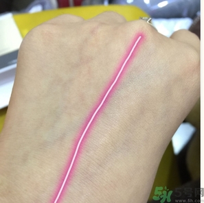 菲詩小鋪水光無瑕氣墊修顏乳怎么樣？菲詩小鋪氣墊cc好用嗎？