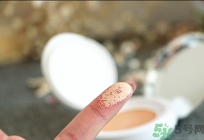 菲詩(shī)小鋪水光無瑕氣墊修顏乳真假 菲詩(shī)小鋪氣墊cc真假鑒