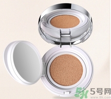 菲詩(shī)小鋪水光無瑕氣墊修顏乳真假 菲詩(shī)小鋪氣墊cc真假鑒
