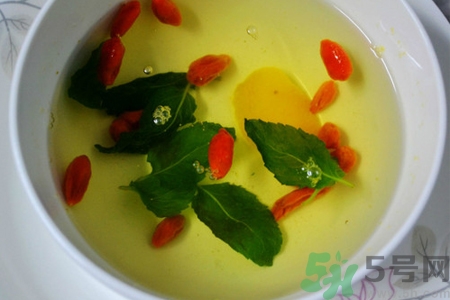 枸杞和檸檬能一起泡水喝嗎？檸檬枸杞茶的功效