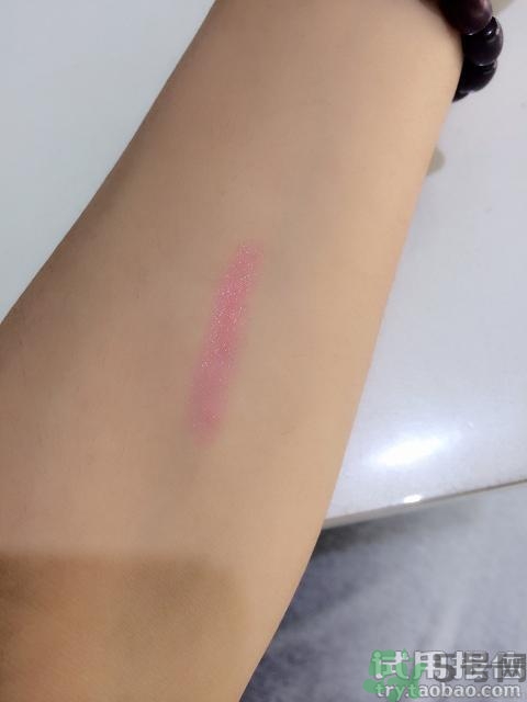 夢妝唇膏筆怎么用?夢妝唇膏筆使用方法。