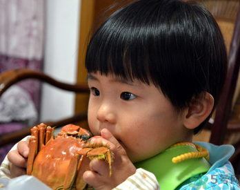 小孩子可以吃螃蟹嗎？小孩吃螃蟹好嗎？
