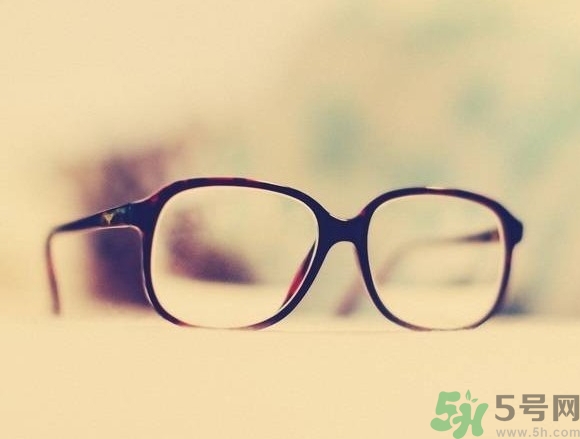 散光多少度算嚴(yán)重？散光相當(dāng)于近視多少度？