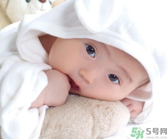 寶寶鼻子有鼻涕出不來怎么辦？寶寶鼻涕清理方法