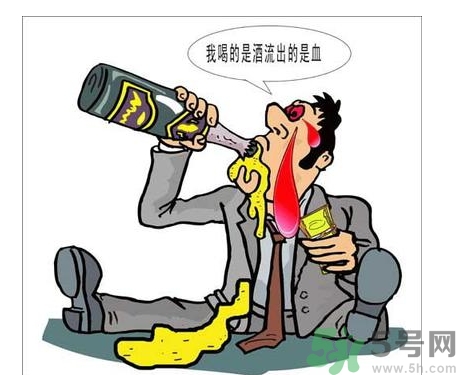 酒精中毒的早期癥狀有哪些？酒精中毒的癥狀有哪些？