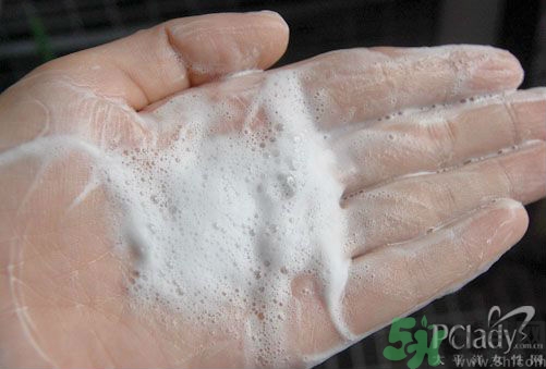 蘭蔻洗面奶真假辨別 蘭蔻洗面奶怎么辨別真假 蘭蔻洗面奶真假辨別 蘭蔻洗面奶怎么辨別真假