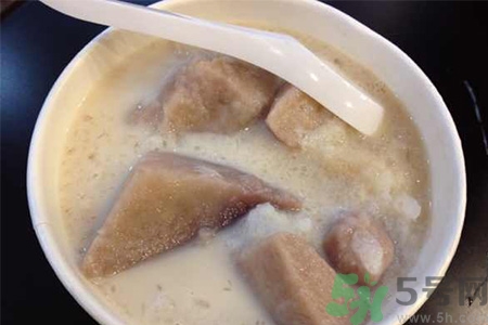 吃芋頭可以喝牛奶嗎？吃芋頭喝牛?奶有什么好處？