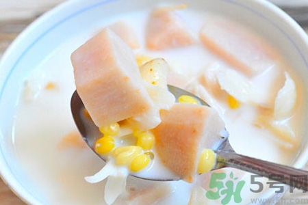 吃芋頭可以喝牛奶嗎？吃芋頭喝牛?奶有什么好處？
