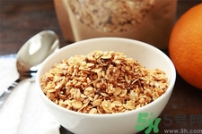 吃燕麥片有什么好處？燕麥片吃了對人的好處有哪些？