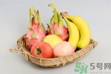 火龍果和梨能一起吃嗎？火龍果和梨能一起榨汁嗎？