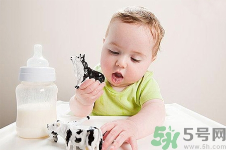 母乳不足的原因是什么？母乳不足怎么辦？